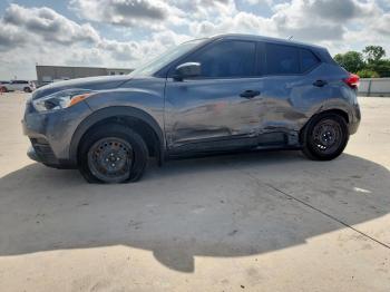  Salvage Nissan Kicks