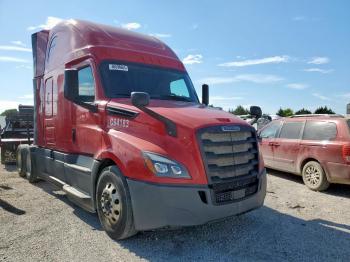  Salvage Freightliner Cascadia 1