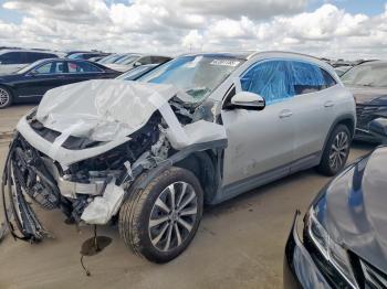  Salvage Mercedes-Benz GLA