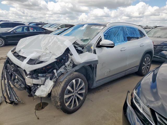  Salvage Mercedes-Benz GLA