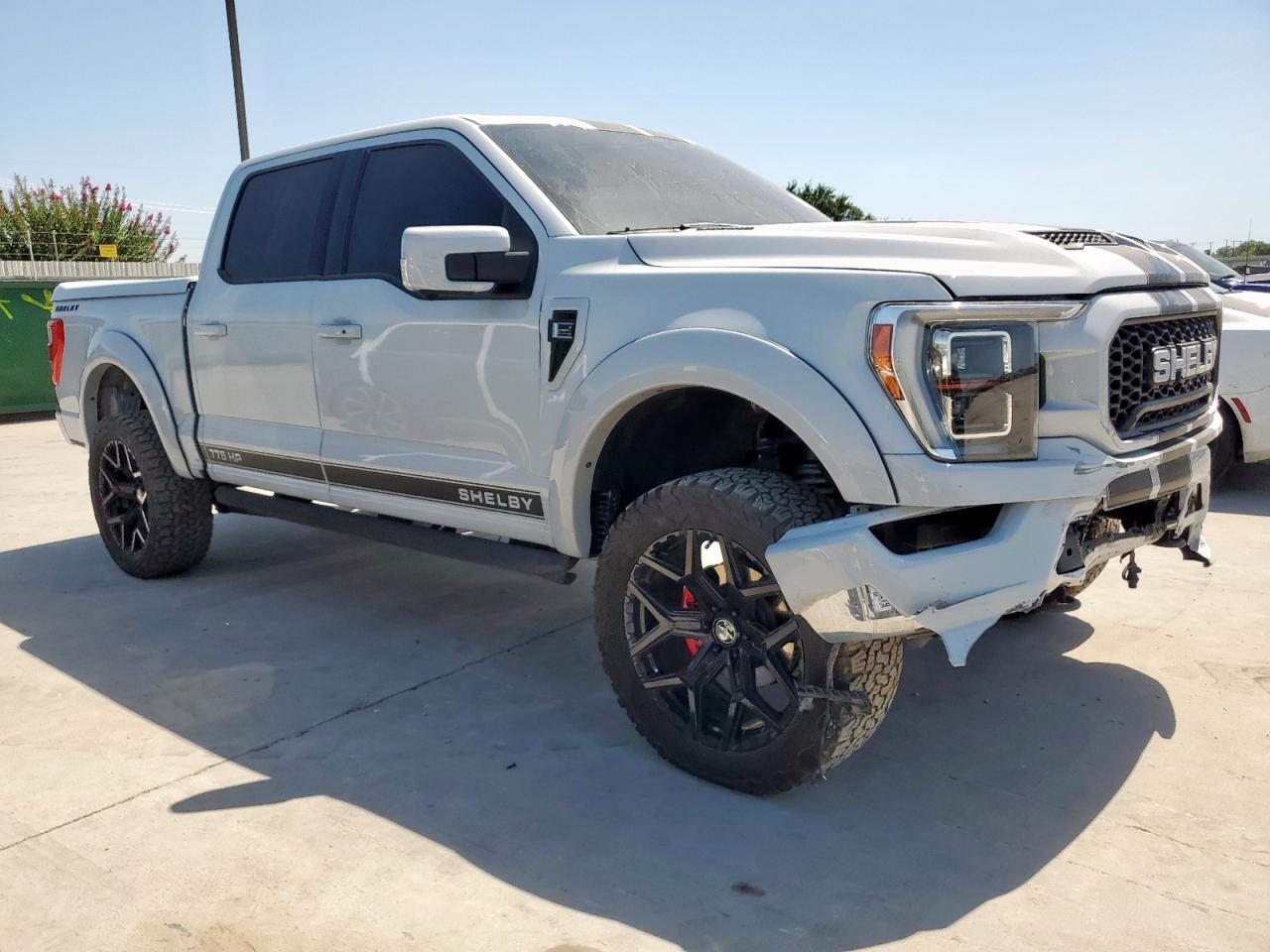 Ford F-150 Supercrew Image 1