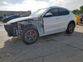  Salvage Alfa Romeo Stelvio