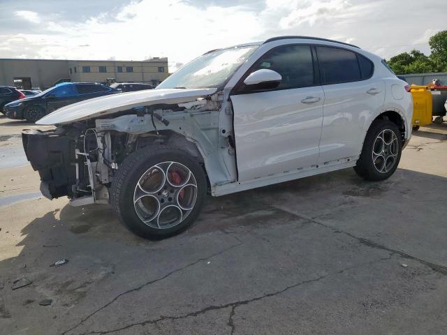  Salvage Alfa Romeo Stelvio