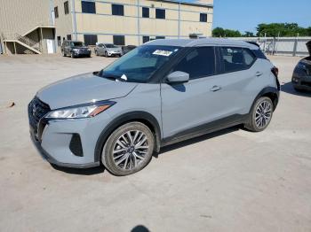  Salvage Nissan Kicks