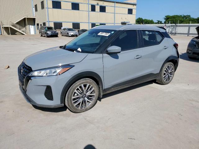  Salvage Nissan Kicks