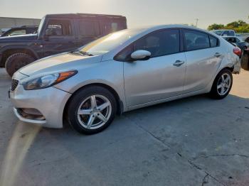  Salvage Kia Forte