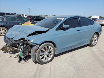  Salvage Chrysler 200