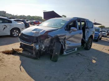  Salvage Chrysler Pacifica