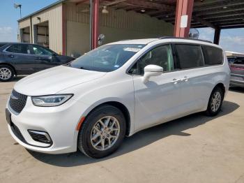 Salvage Chrysler Pacifica