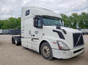  Salvage Volvo Vn