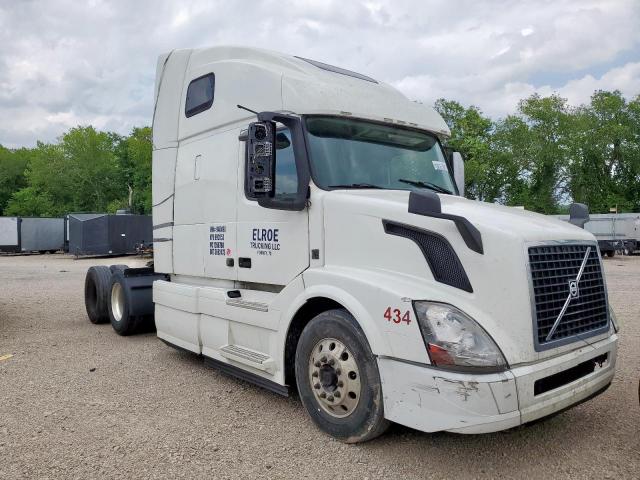  Salvage Volvo Vn