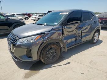  Salvage Nissan Kicks