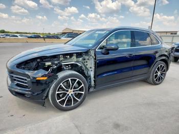  Salvage Porsche Cayenne