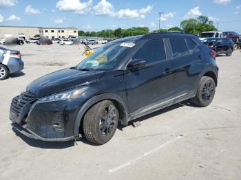  Salvage Nissan Kicks
