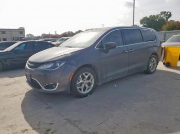  Salvage Chrysler Pacifica
