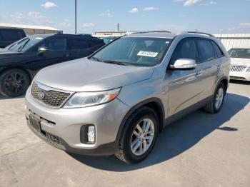  Salvage Kia Sorento
