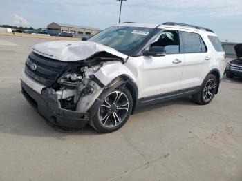  Salvage Ford Explorer