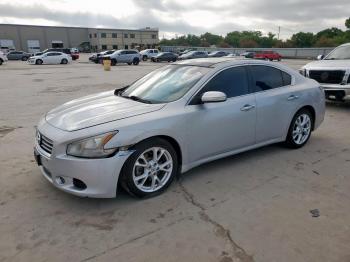  Salvage Nissan Maxima