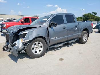  Salvage Nissan Titan
