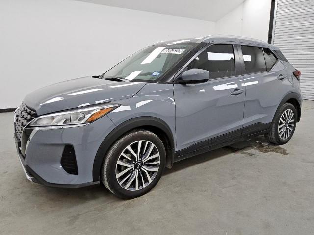  Salvage Nissan Kicks