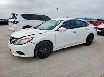  Salvage Nissan Altima