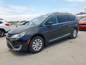  Salvage Chrysler Pacifica