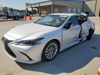  Salvage Lexus Es
