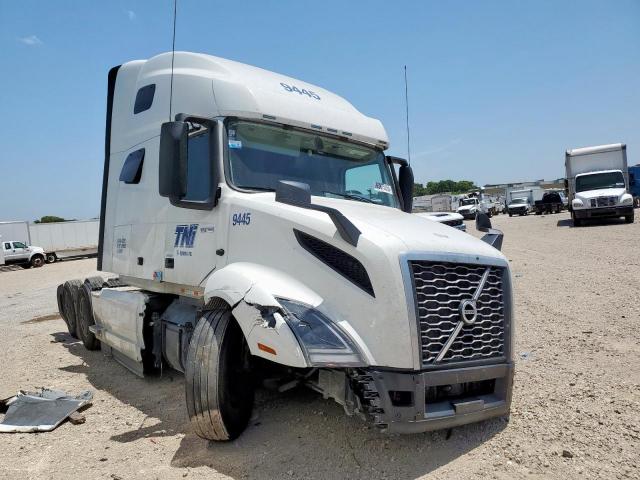  Salvage Volvo Vn
