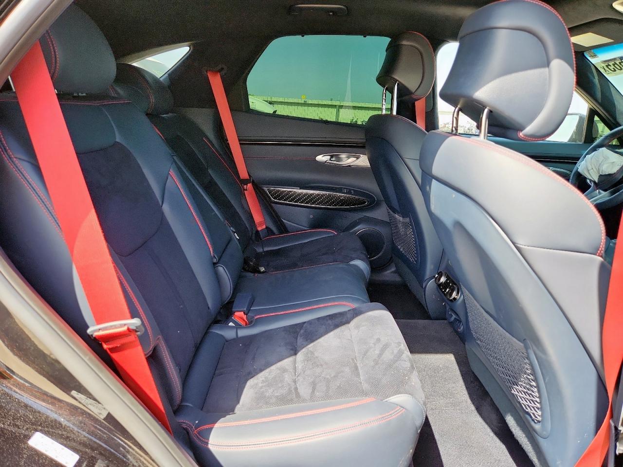 Genesis Gv70 Base Base Image 11