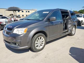  Salvage Dodge Caravan