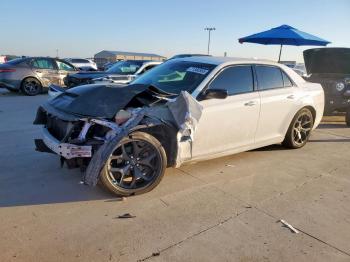  Salvage Chrysler 300