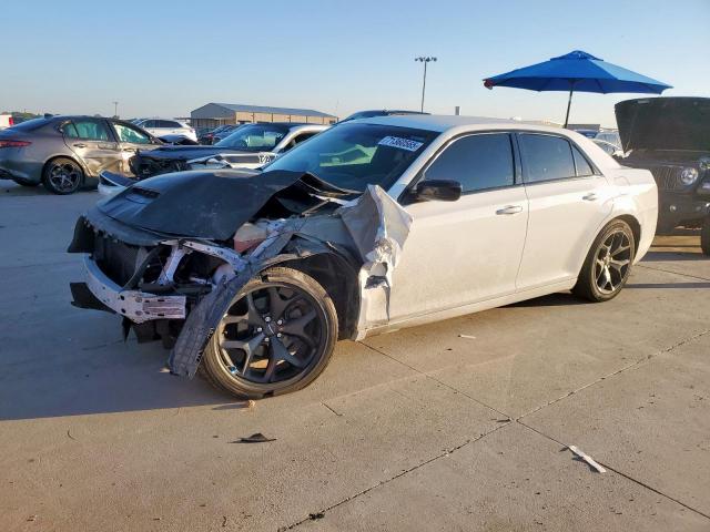  Salvage Chrysler 300