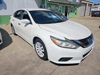  Salvage Nissan Altima