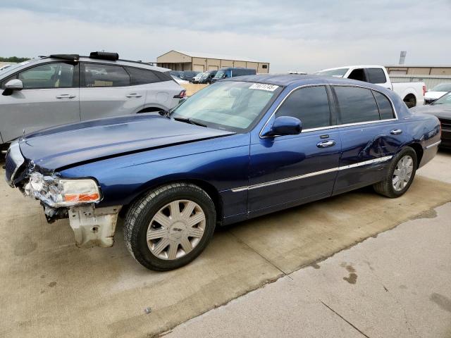  Salvage Lincoln Towncar