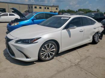  Salvage Lexus Es