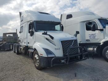  Salvage Volvo Vn