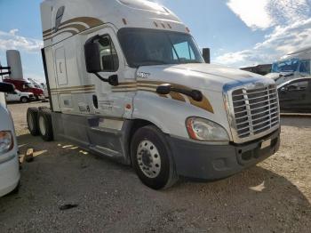  Salvage Freightliner Cascadia 1