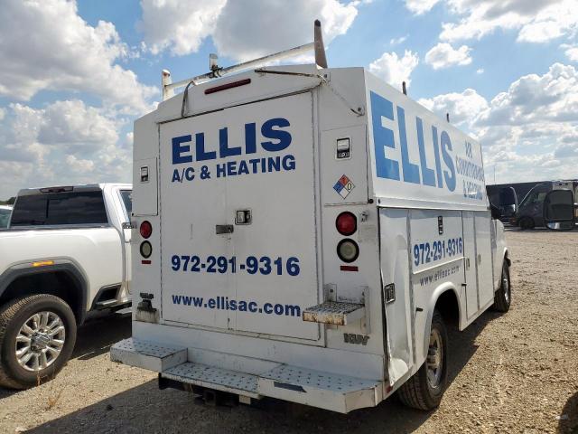 Chevrolet Express Image 2