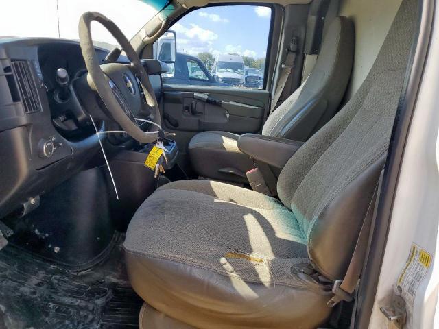 Chevrolet Express Image 6