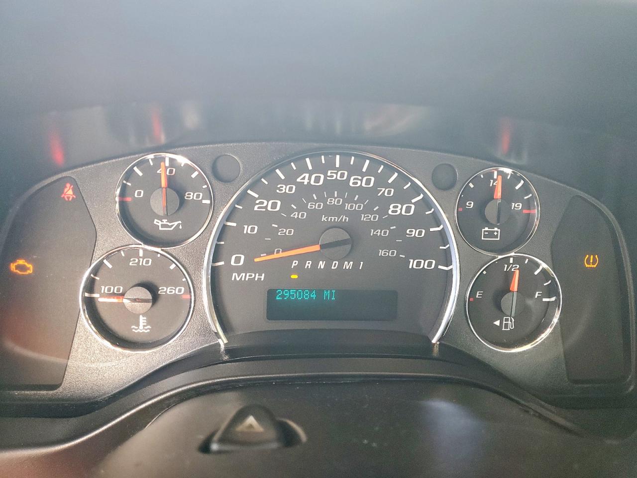 Chevrolet Express Image 7