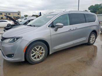  Salvage Chrysler Pacifica