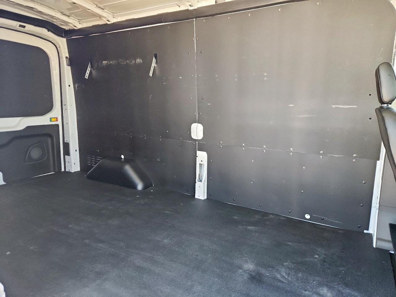 Ford Transit T-250 Image 12