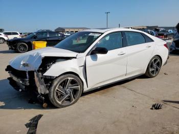  Salvage Hyundai ELANTRA