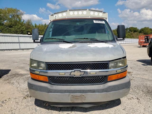 Chevrolet Express Image 2
