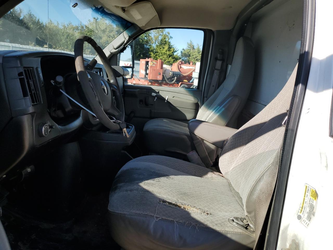 Chevrolet Express Image 10