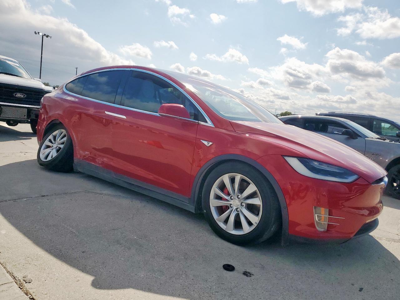 Tesla Model X Image 2