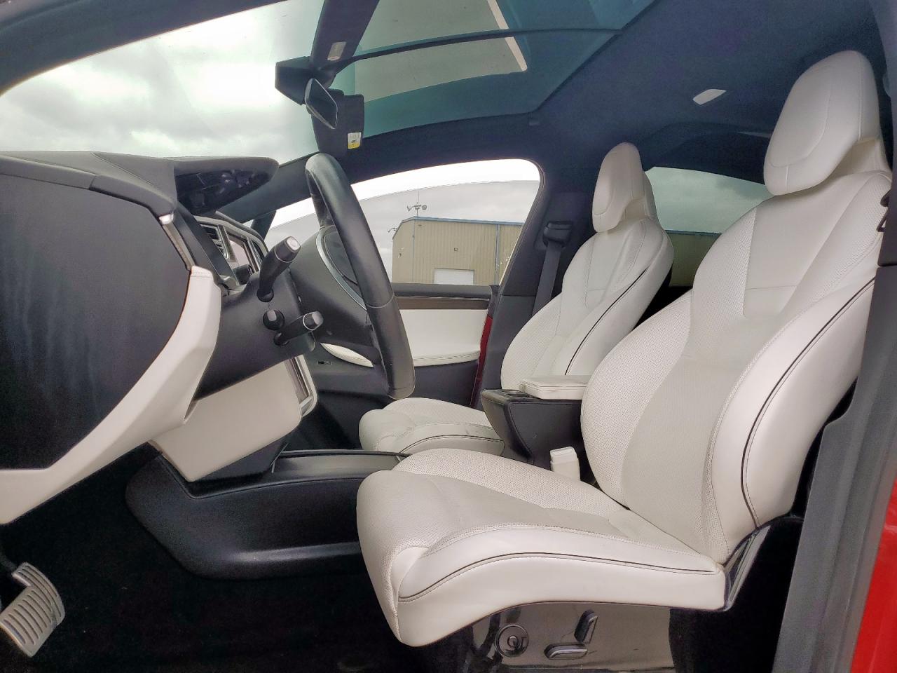 Tesla Model X Image 8