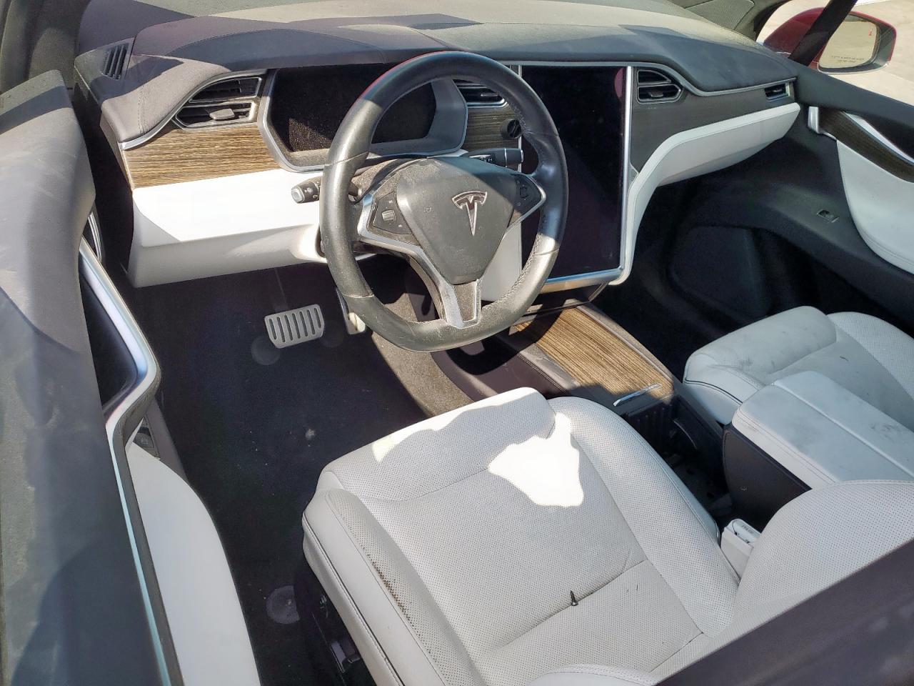 Tesla Model X Image 12