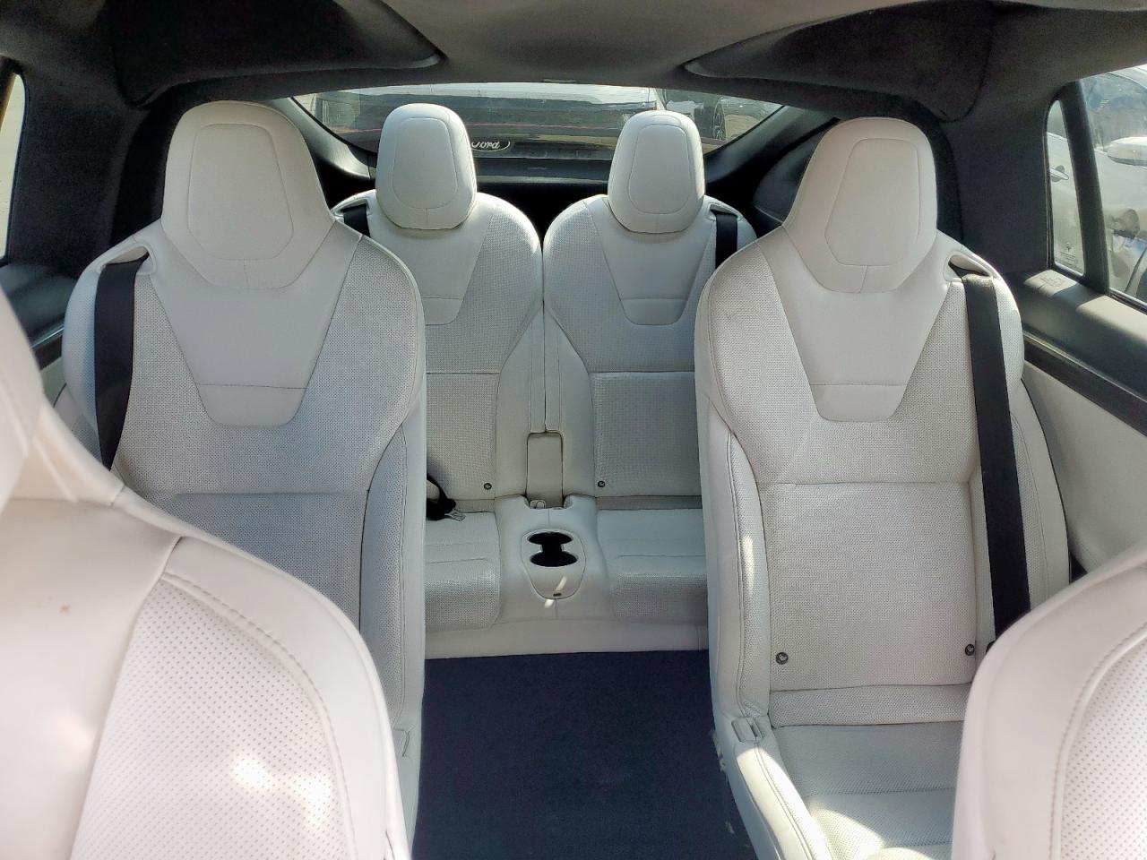 Tesla Model X Image 11