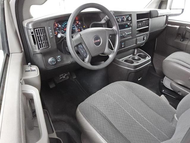 GMC Savana G2500 Image 4